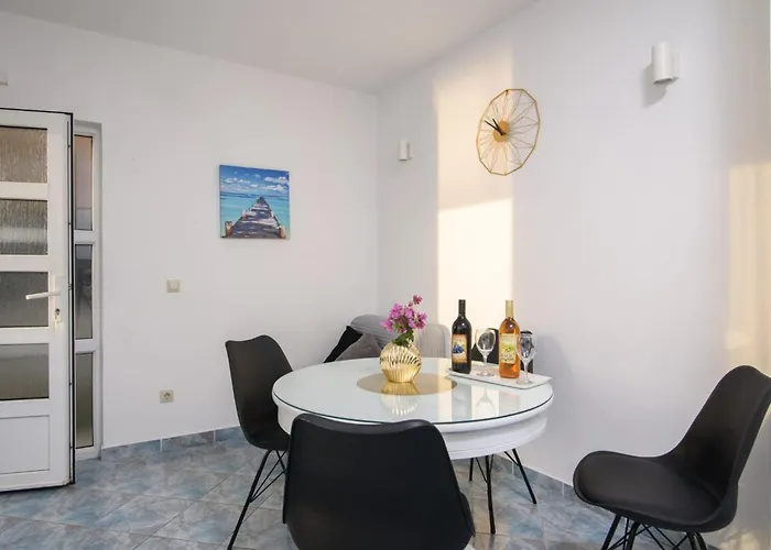 Apartment By The Sea Mavarstica, Ciovo - 20161 *